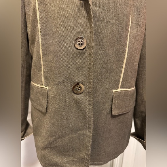 Kasper Brown Blazer with Cream Accents - Picture 2 of 12